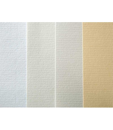 Comparativa entre papel blanco común y crema.